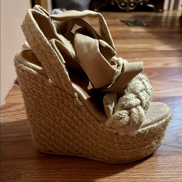 Brand new espadrilles sandals. - Picture 2 of 3